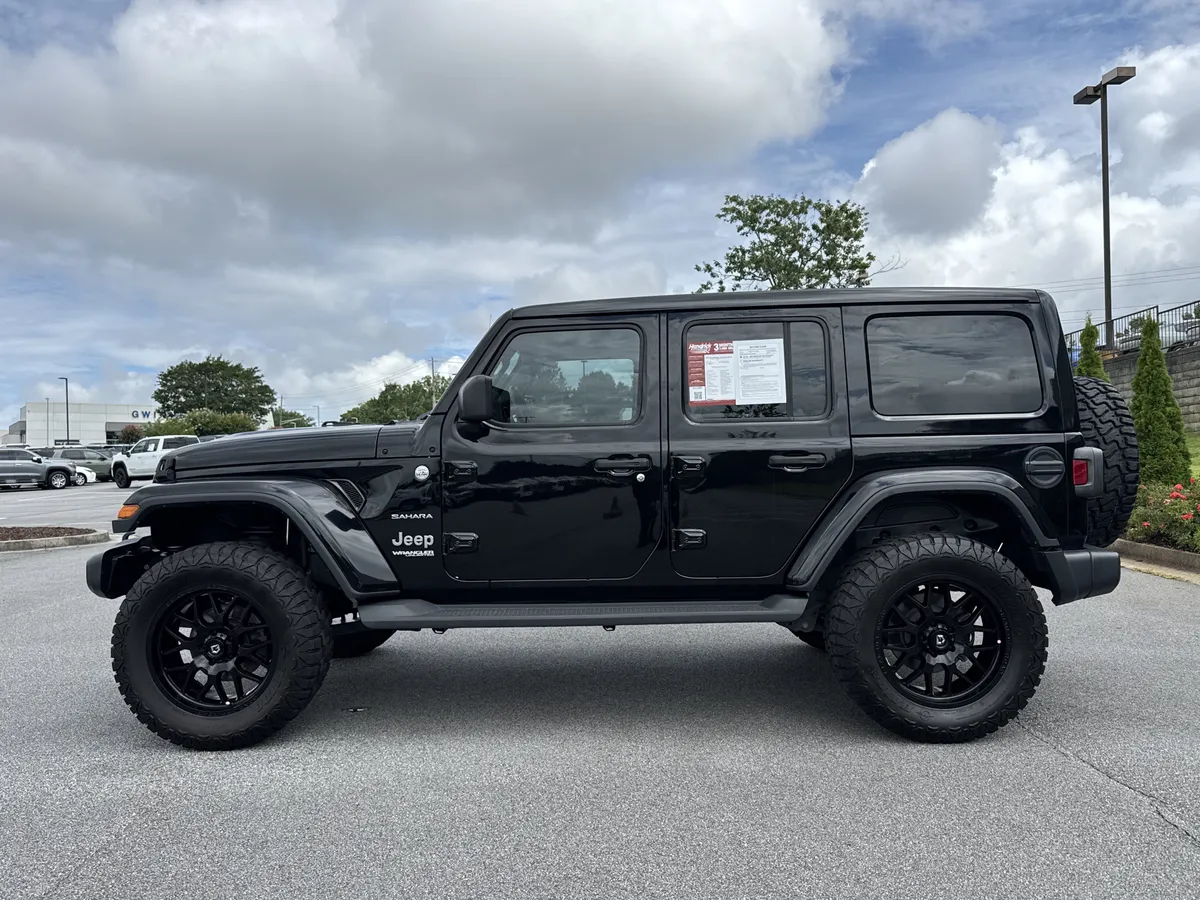 2020 Jeep Wrangler Unlimited Sahara thumbnail 6