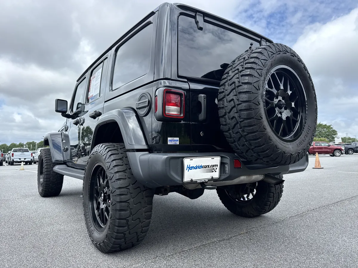 2020 Jeep Wrangler Unlimited Sahara thumbnail 7