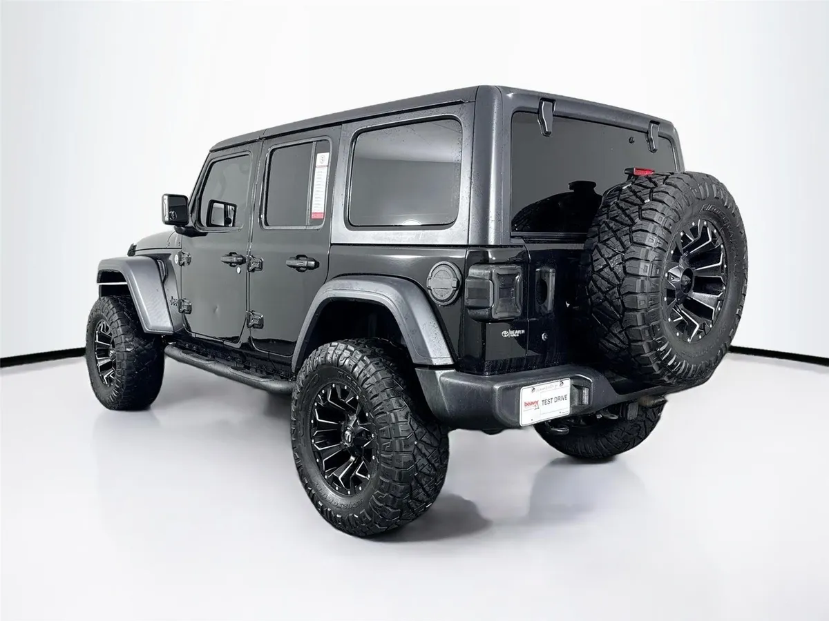 2020 Jeep Wrangler Unlimited Sport Altitude thumbnail 11