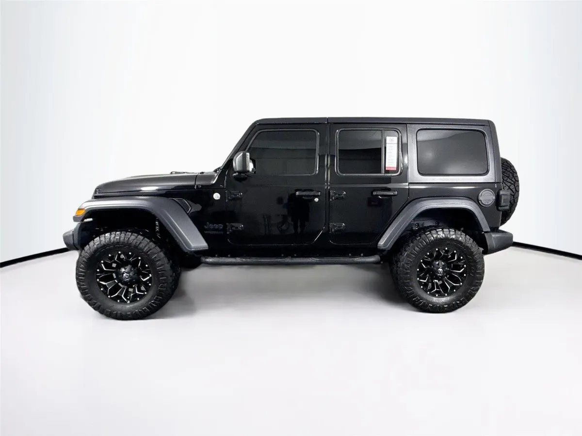 2020 Jeep Wrangler Unlimited Sport Altitude thumbnail 12