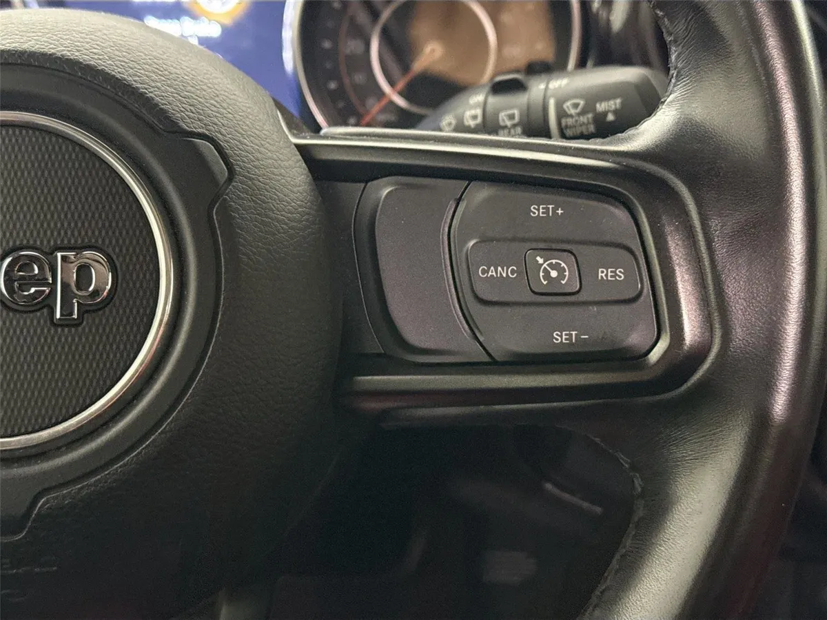2020 Jeep Wrangler Unlimited Sport Altitude thumbnail 17