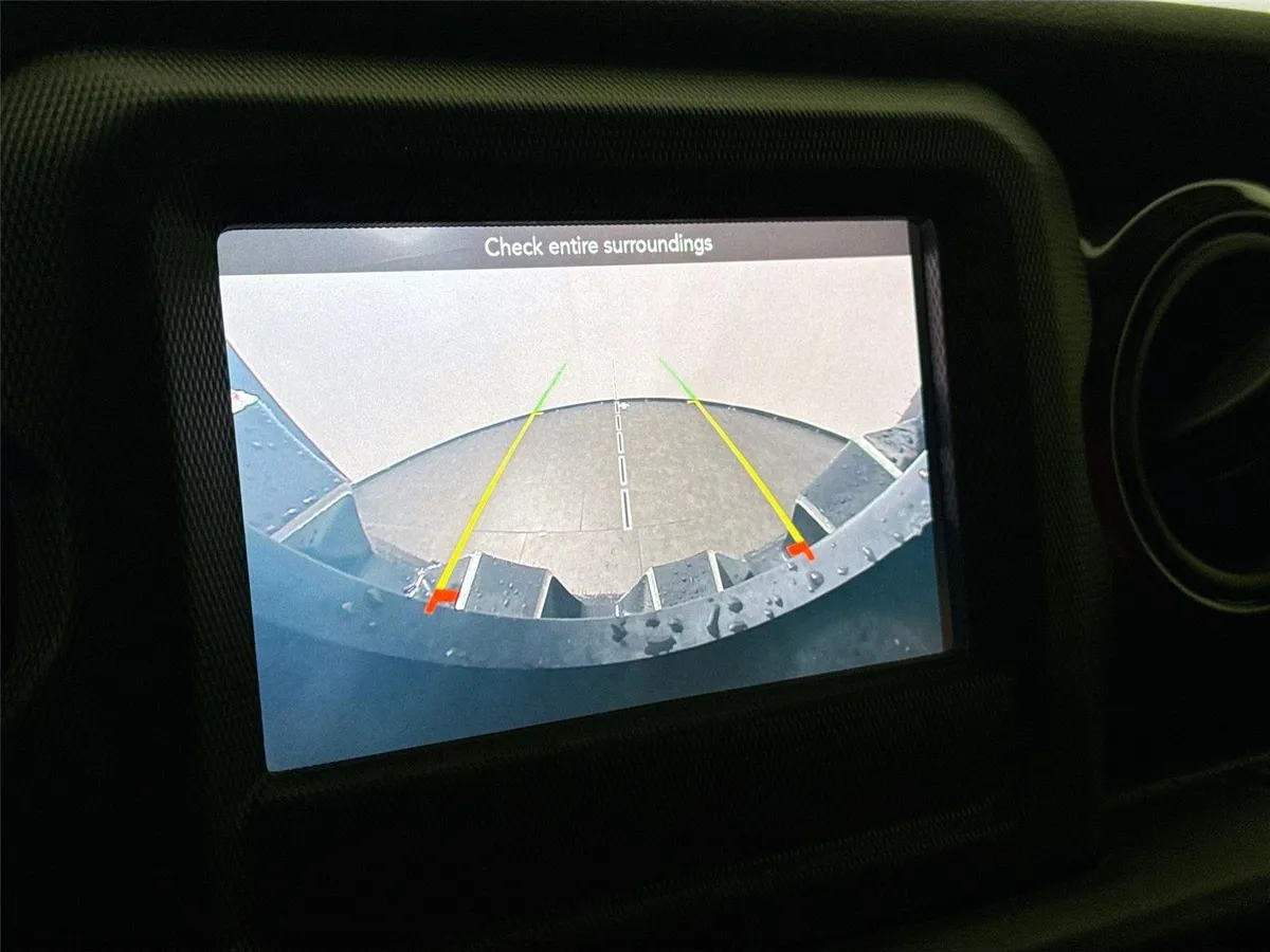 2020 Jeep Wrangler Unlimited Sport Altitude thumbnail 22