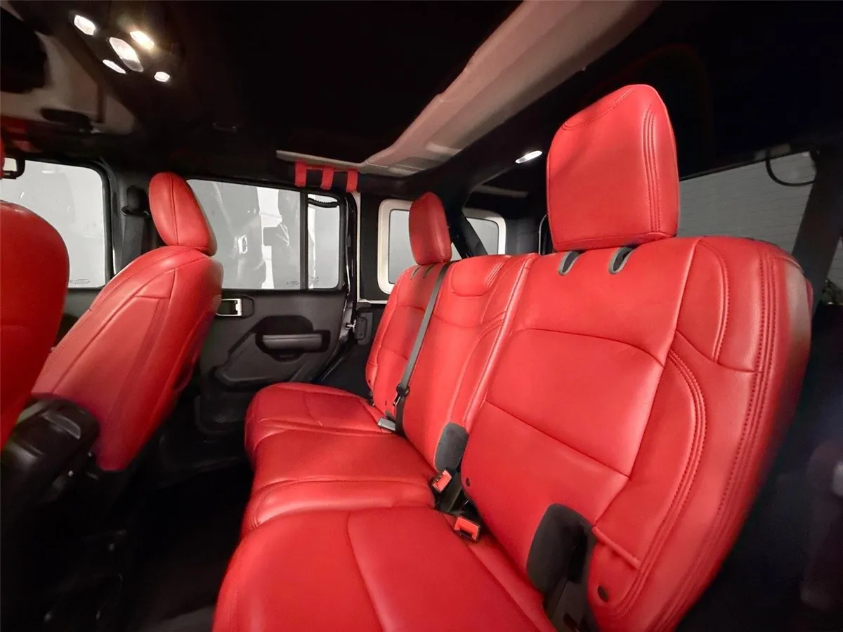 2020 Jeep Wrangler Unlimited Sport Altitude thumbnail 27