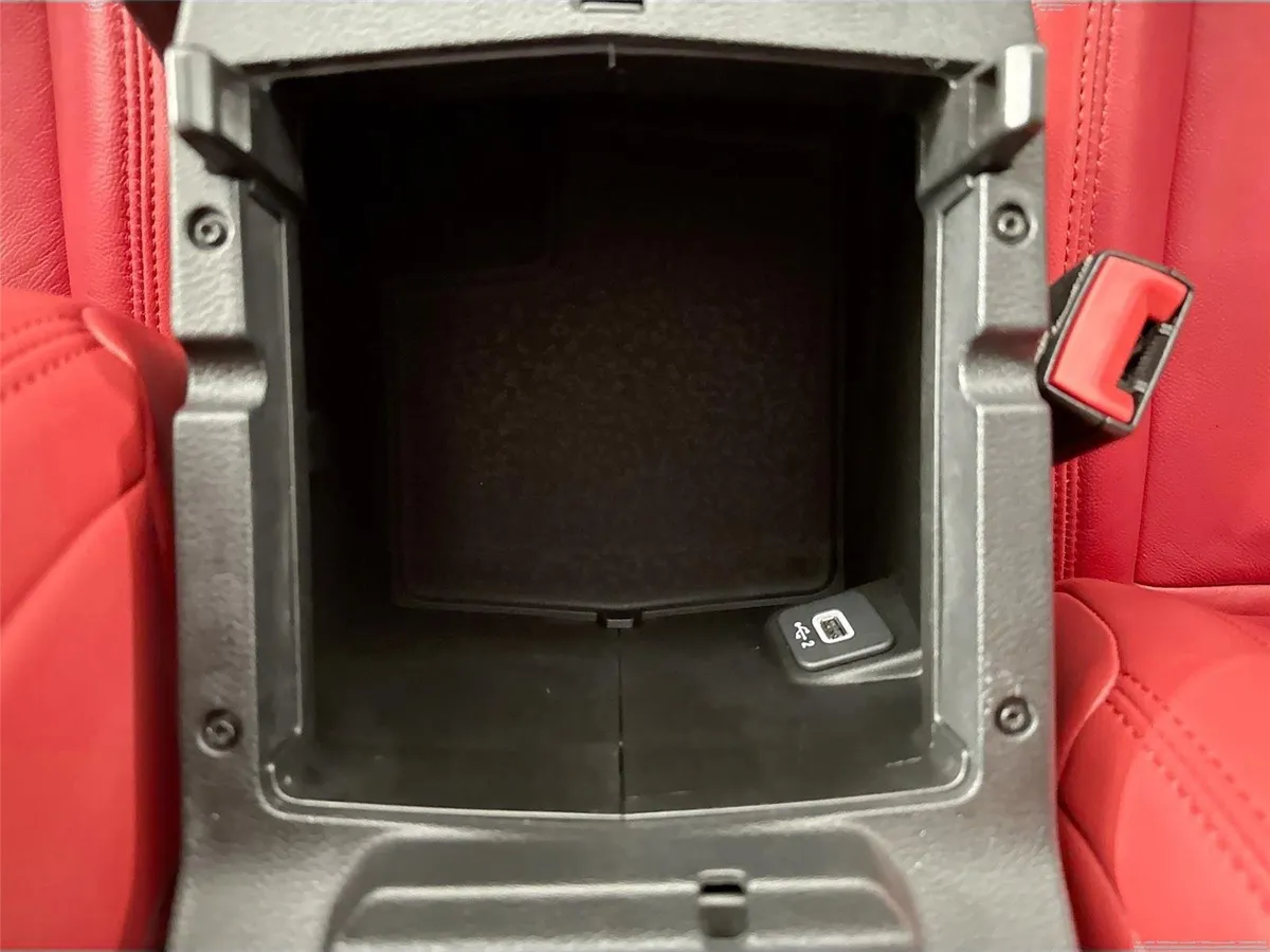 2020 Jeep Wrangler Unlimited Sport Altitude thumbnail 31