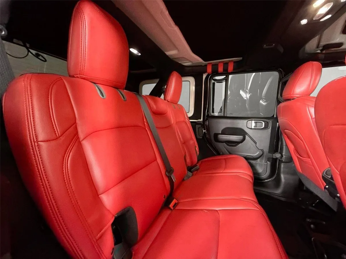 2020 Jeep Wrangler Unlimited Sport Altitude thumbnail 36
