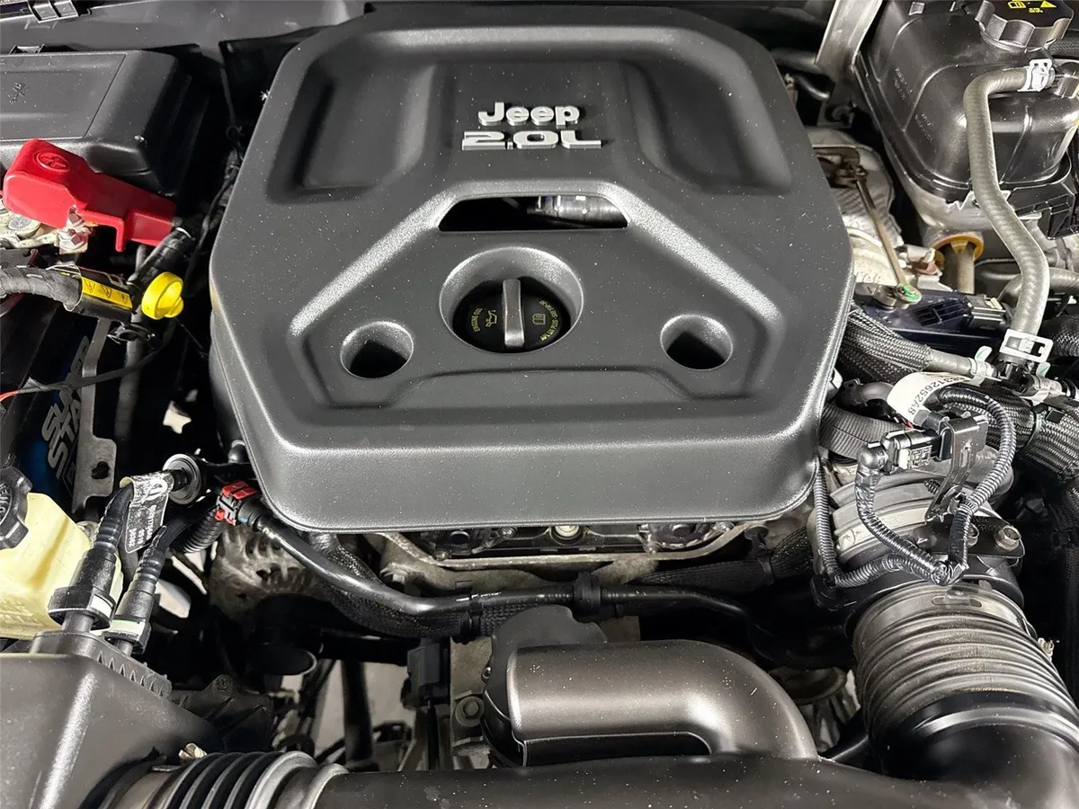 2020 Jeep Wrangler Unlimited Sport Altitude thumbnail 39
