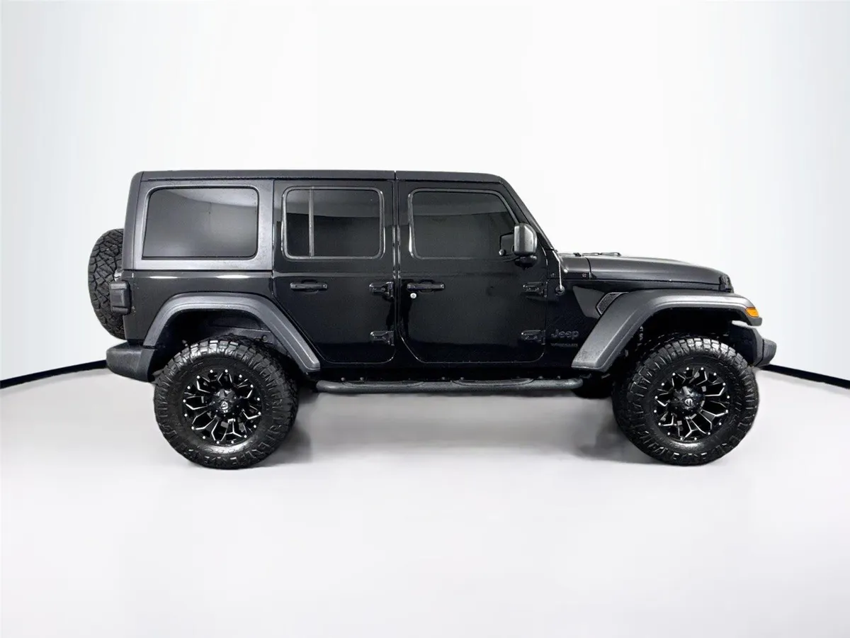 2020 Jeep Wrangler Unlimited Sport Altitude thumbnail 9