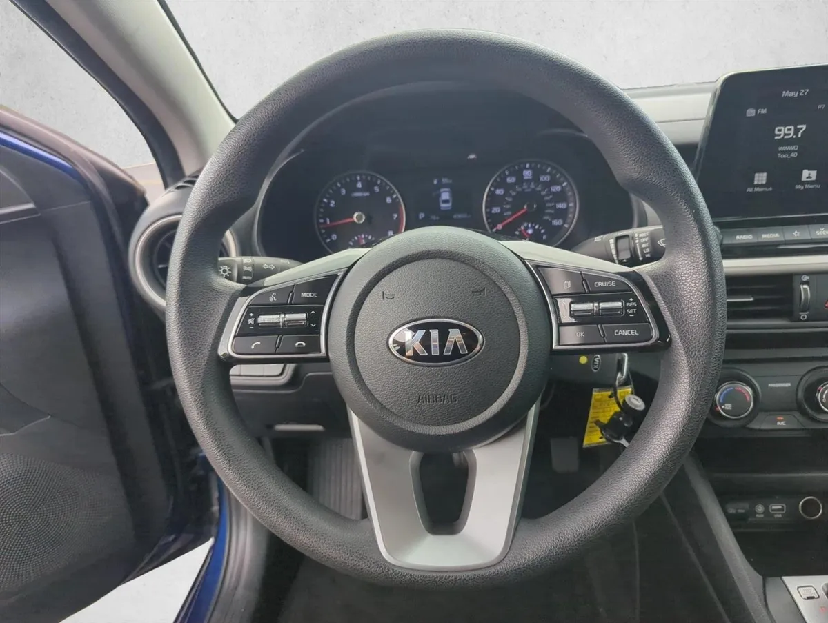 2020 Kia Forte LXS thumbnail 10