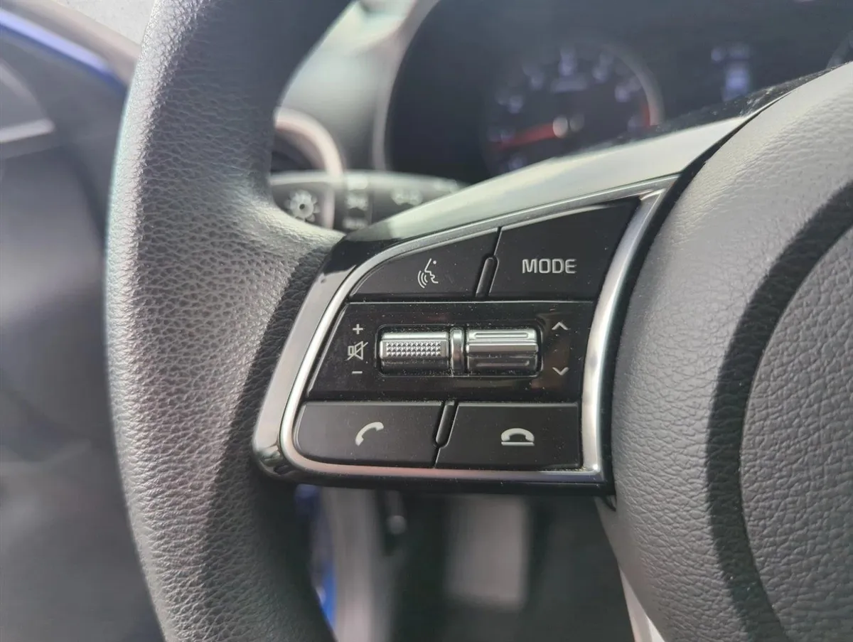 2020 Kia Forte LXS thumbnail 11