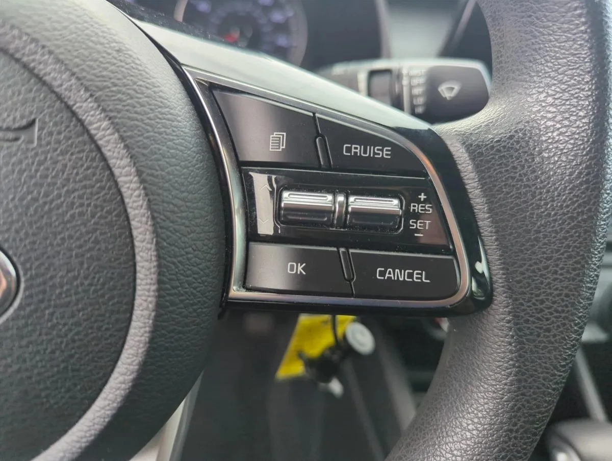 2020 Kia Forte LXS thumbnail 12