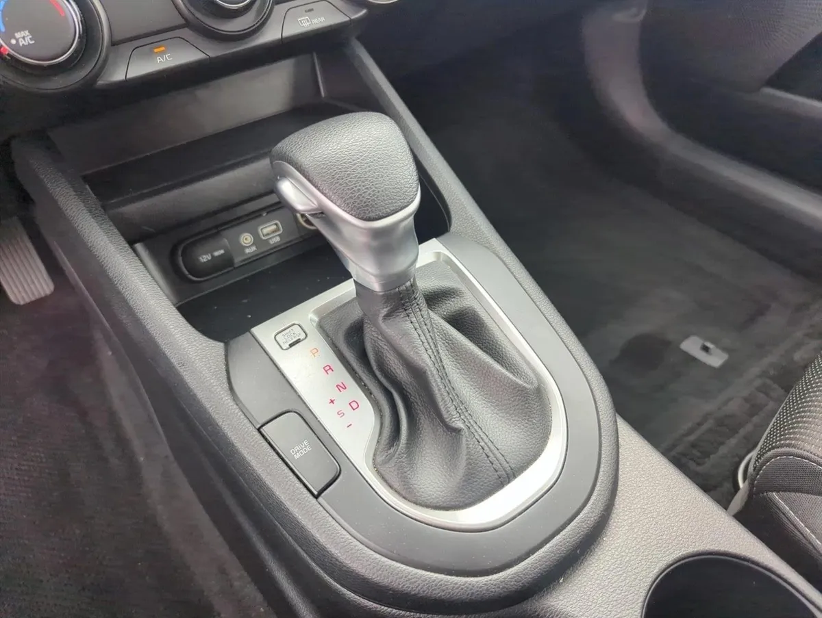 2020 Kia Forte LXS thumbnail 14