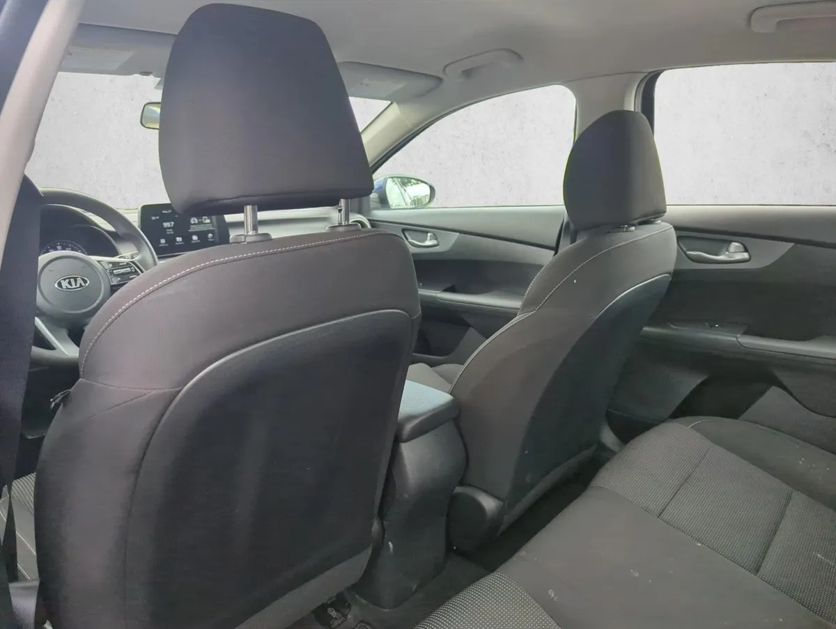 2020 Kia Forte LXS thumbnail 18