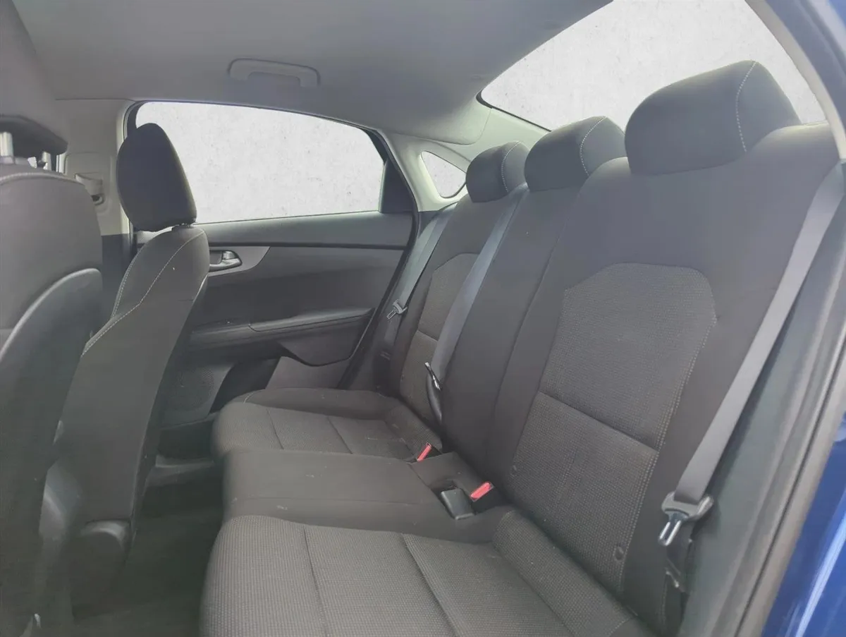 2020 Kia Forte LXS thumbnail 22