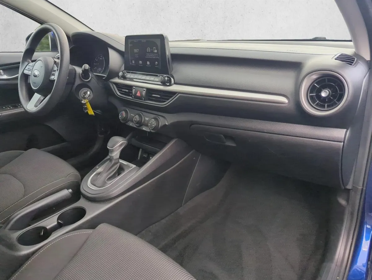 2020 Kia Forte LXS thumbnail 24