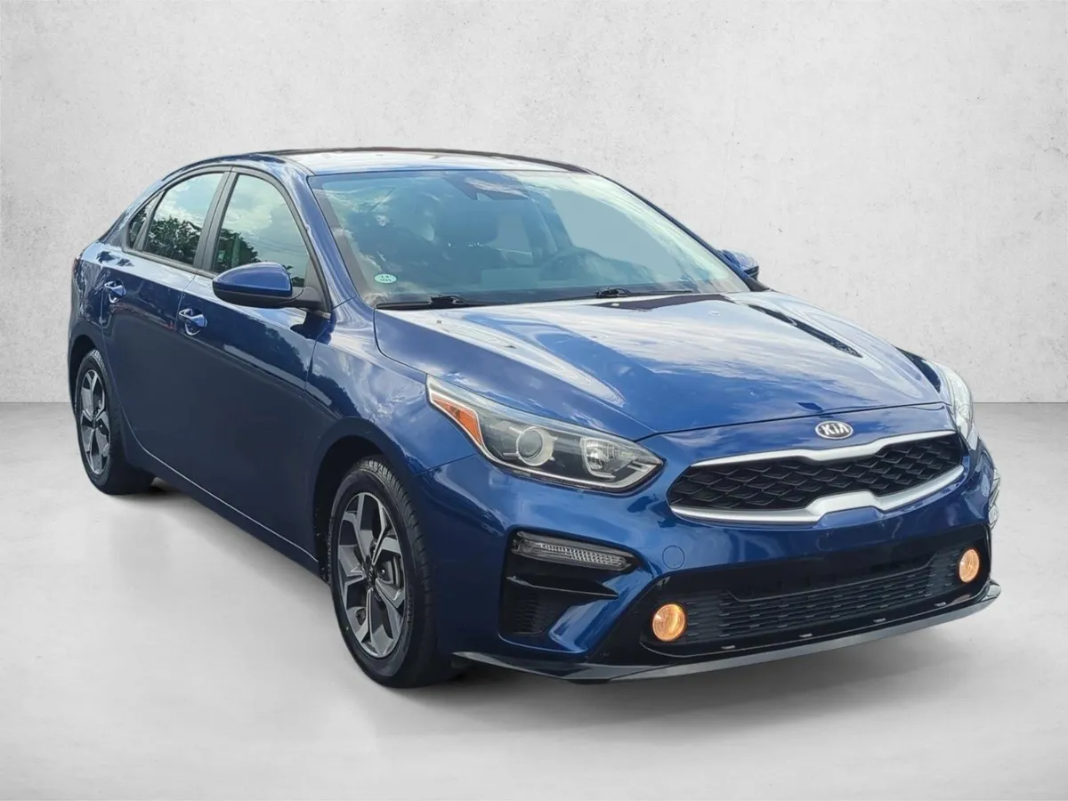 2020 Kia Forte LXS thumbnail 3