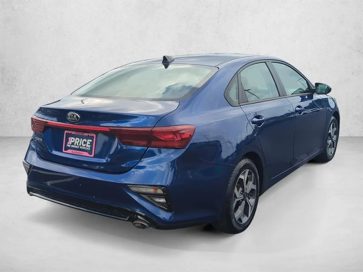 2020 Kia Forte LXS thumbnail 5