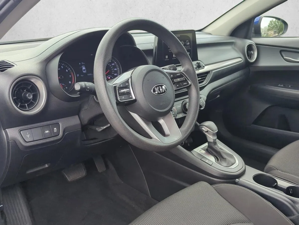 2020 Kia Forte LXS thumbnail 9