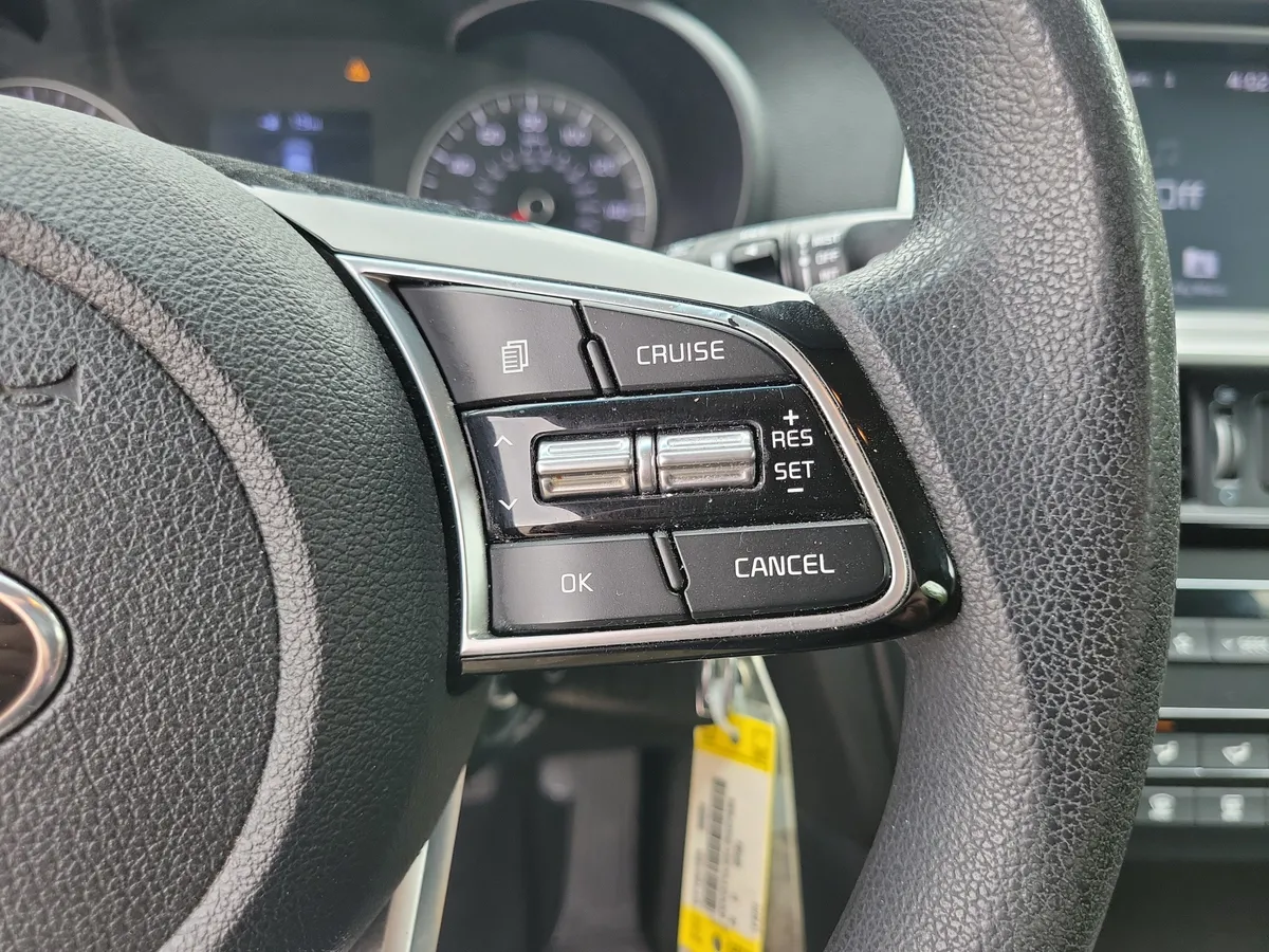 2020 Kia Optima LX thumbnail 19