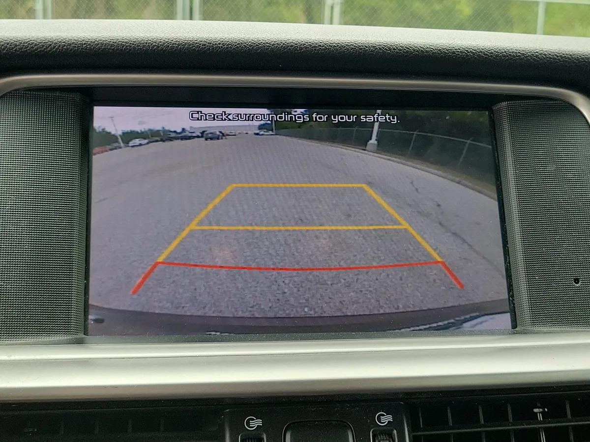 2020 Kia Optima LX thumbnail 23
