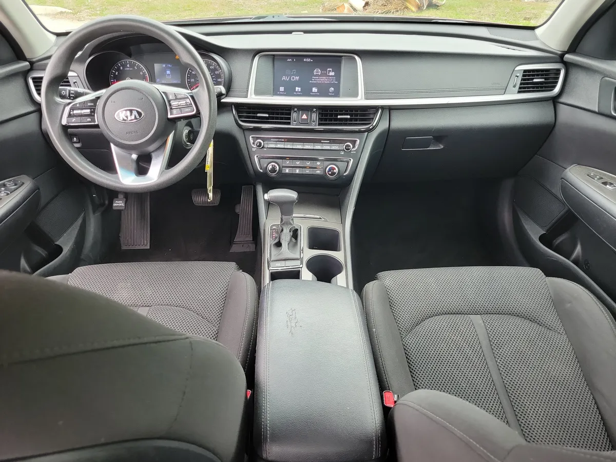 2020 Kia Optima LX thumbnail 26