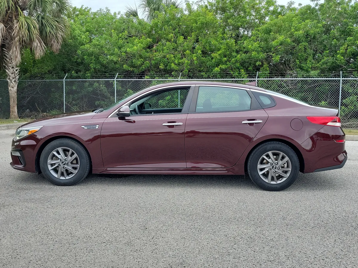 2020 Kia Optima LX thumbnail 6