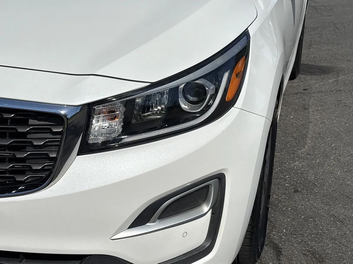 2020 Kia Sedona EX thumbnail 10