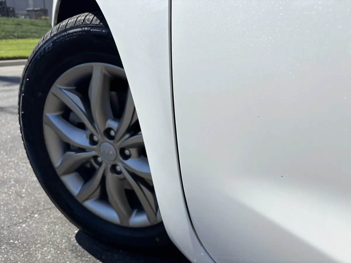 2020 Kia Sedona EX thumbnail 11
