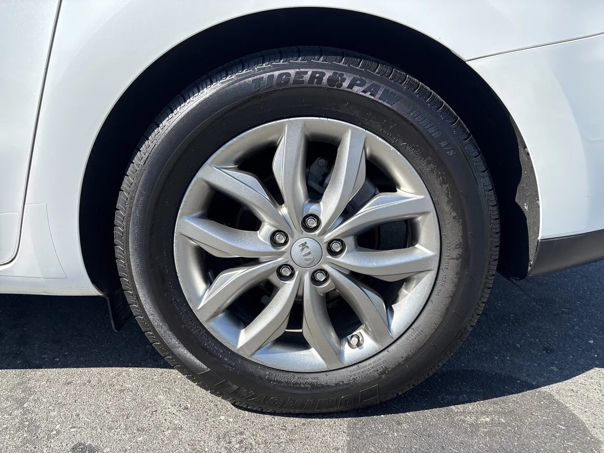 2020 Kia Sedona EX thumbnail 13