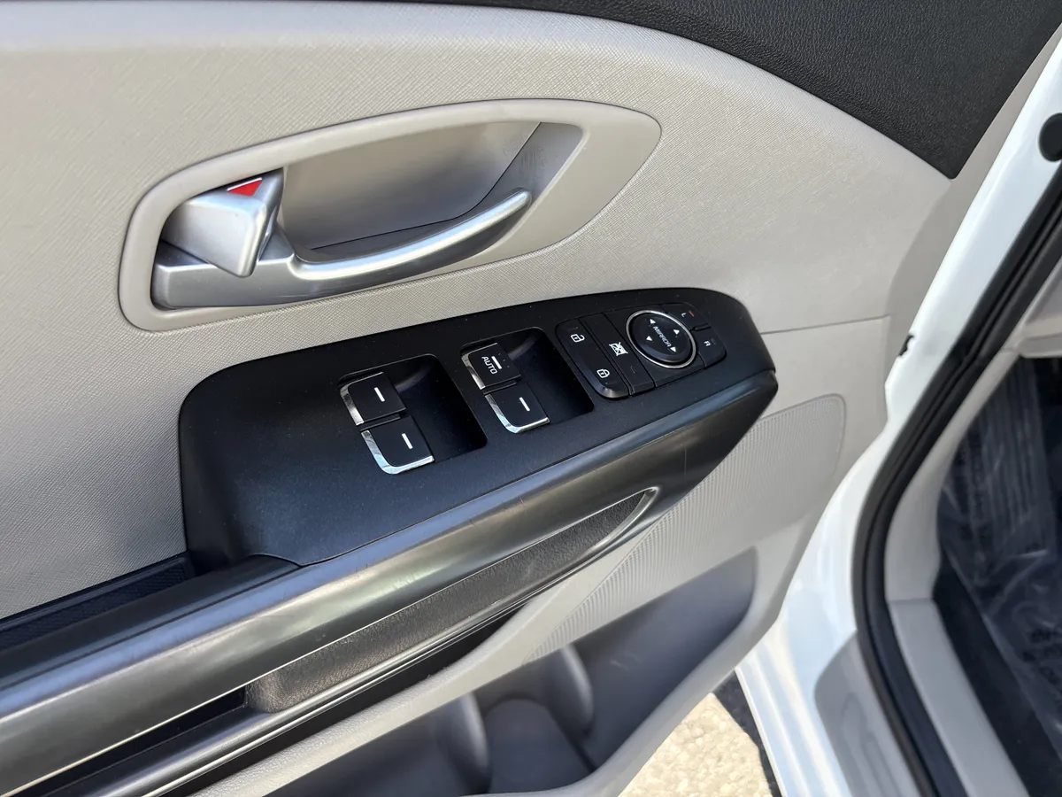 2020 Kia Sedona EX thumbnail 15