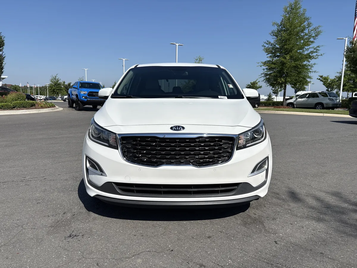2020 Kia Sedona EX thumbnail 2
