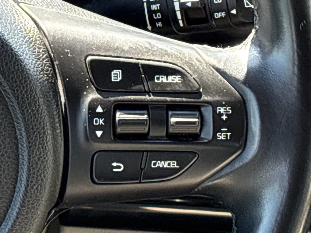2020 Kia Sedona EX thumbnail 22