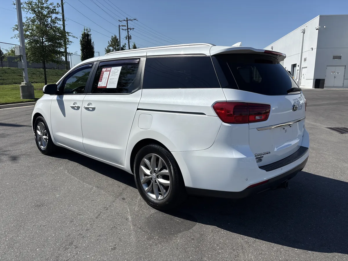 2020 Kia Sedona EX thumbnail 6