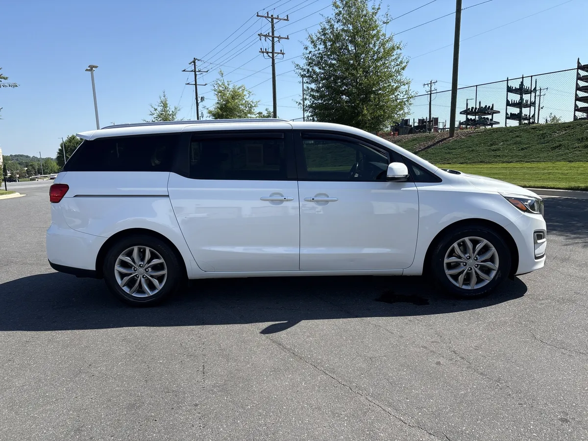 2020 Kia Sedona EX thumbnail 9