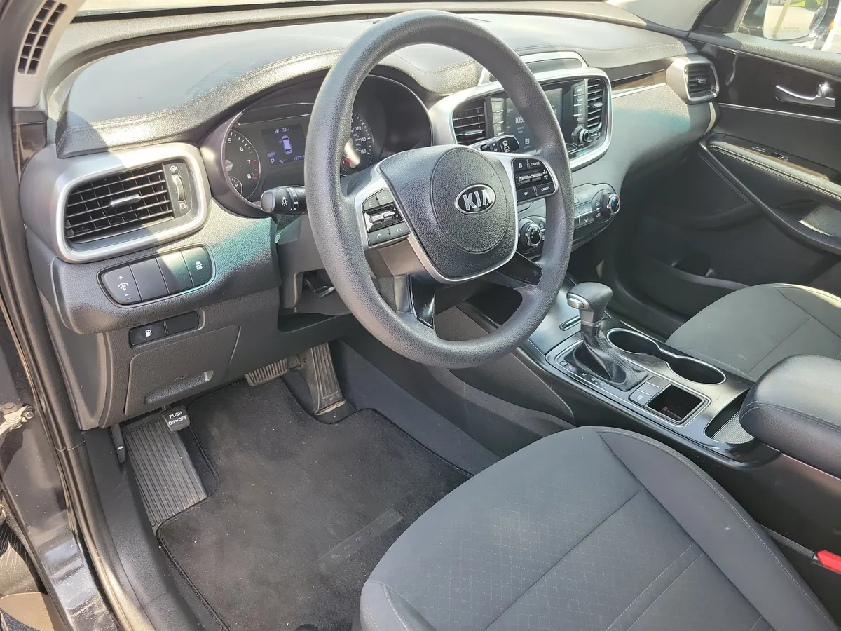 2020 Kia Sorento 2.4L L thumbnail 3