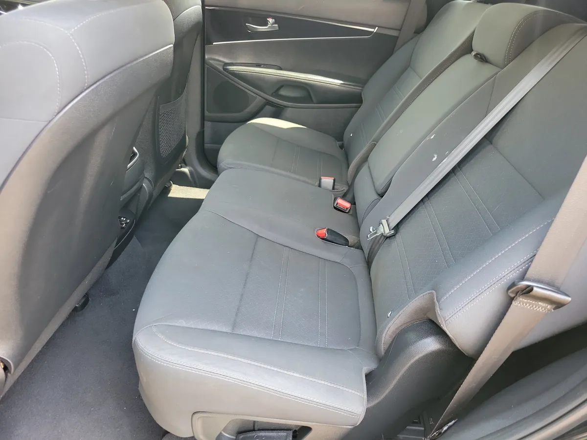 2020 Kia Sorento 2.4L L thumbnail 7