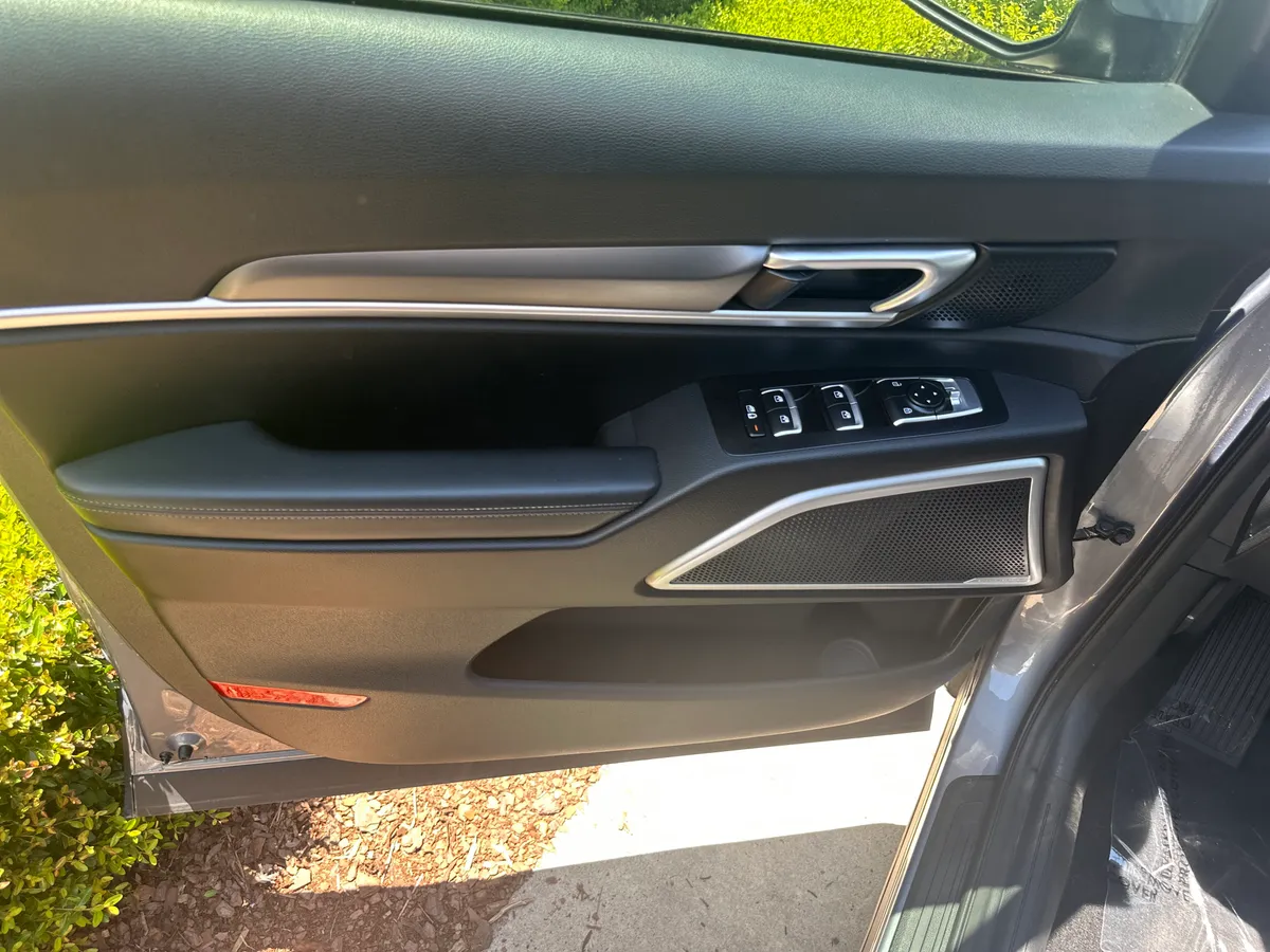2020 Kia Telluride LX thumbnail 12