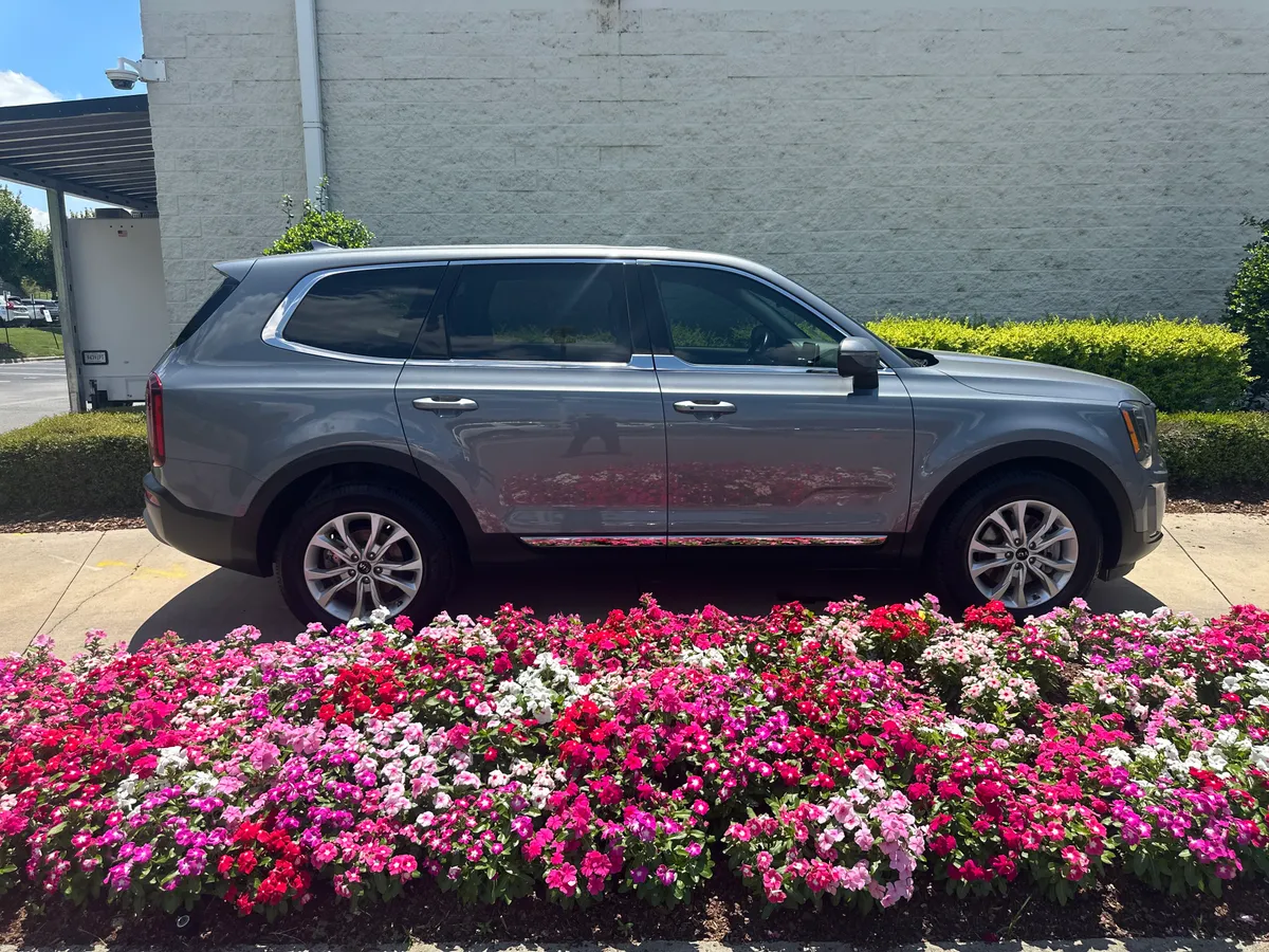 2020 Kia Telluride LX thumbnail 8