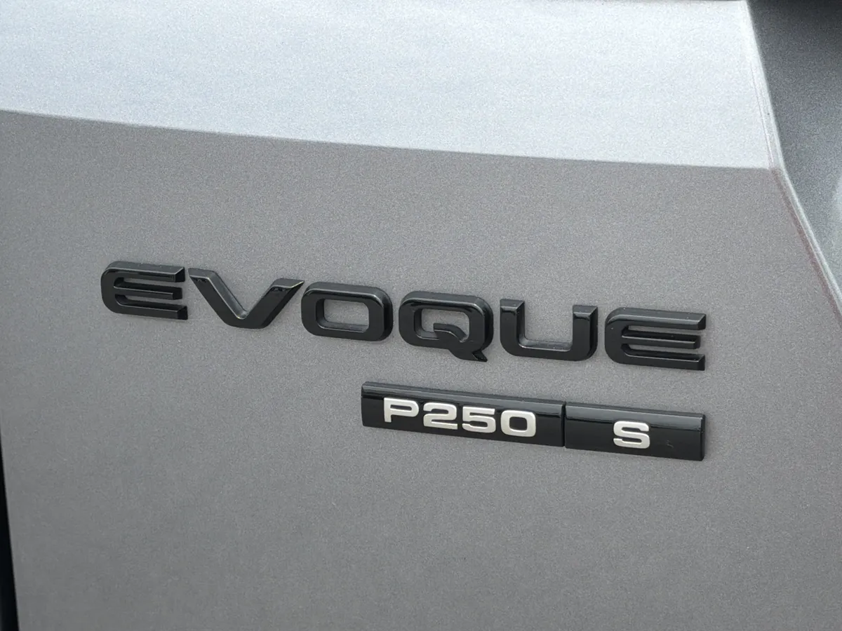 2020 Land Rover Range Rover Evoque S thumbnail 24