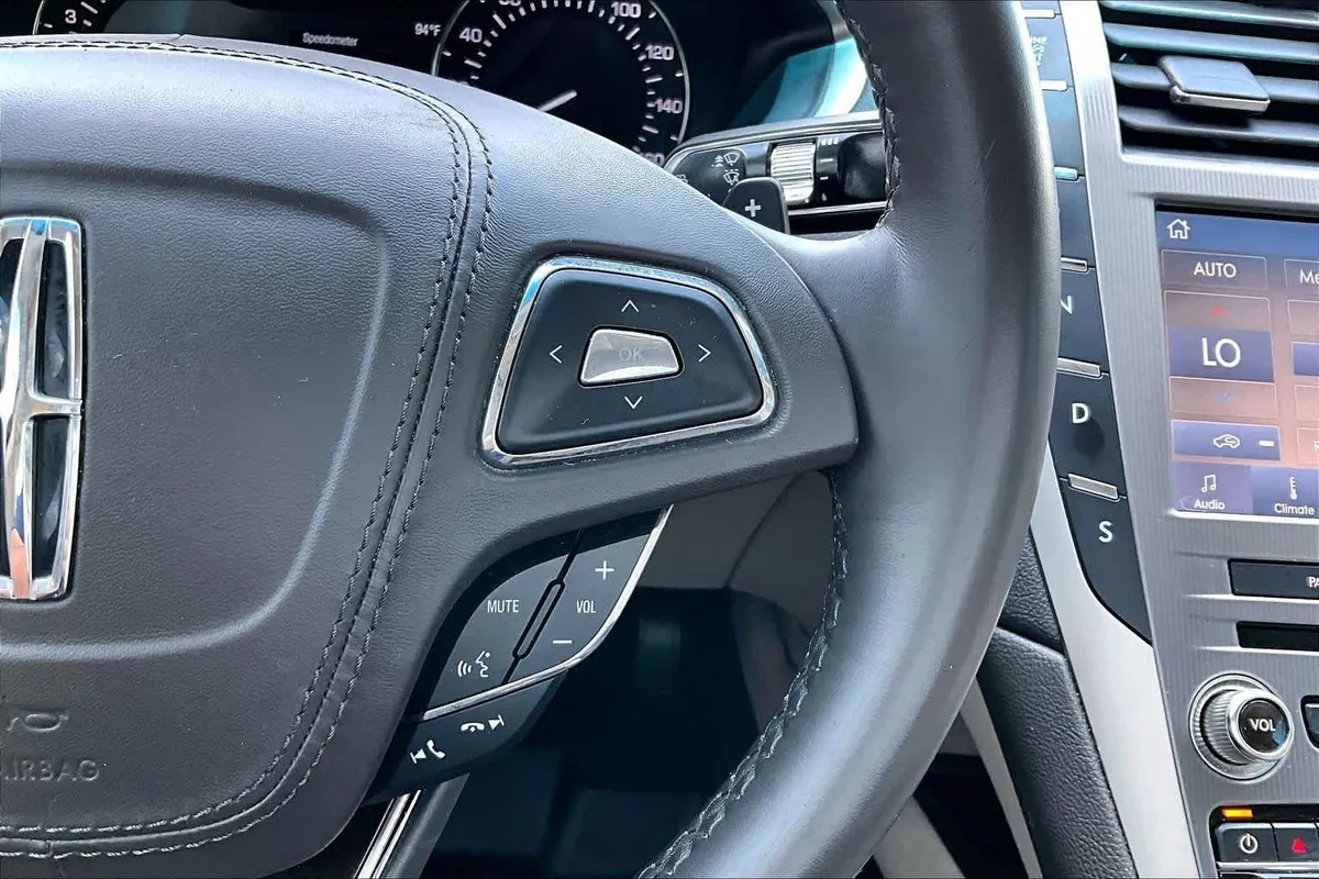2020 Lincoln MKZ Reserve thumbnail 23