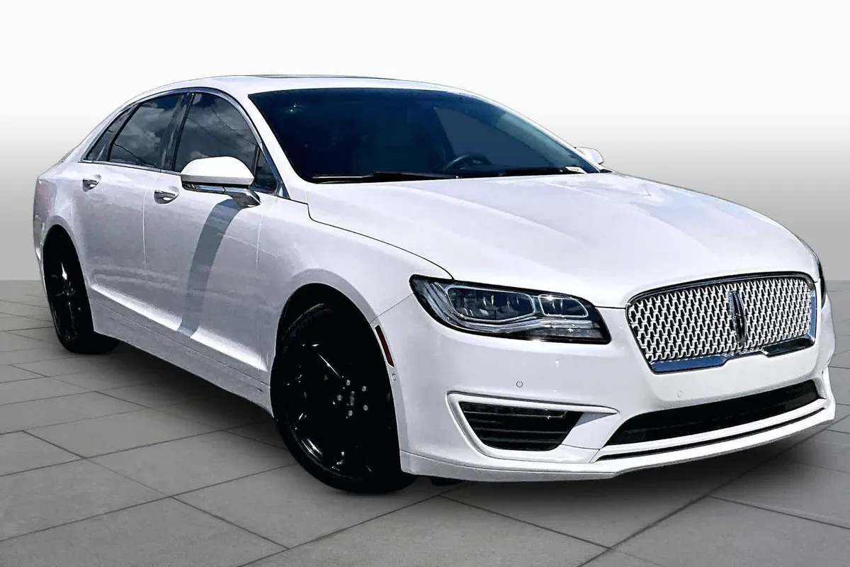 2020 Lincoln MKZ Reserve thumbnail 3