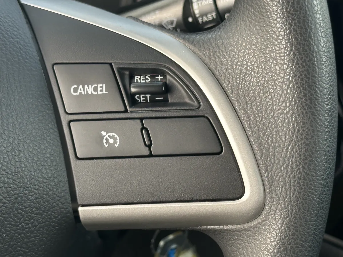 2020 Mitsubishi Outlander ES thumbnail 18
