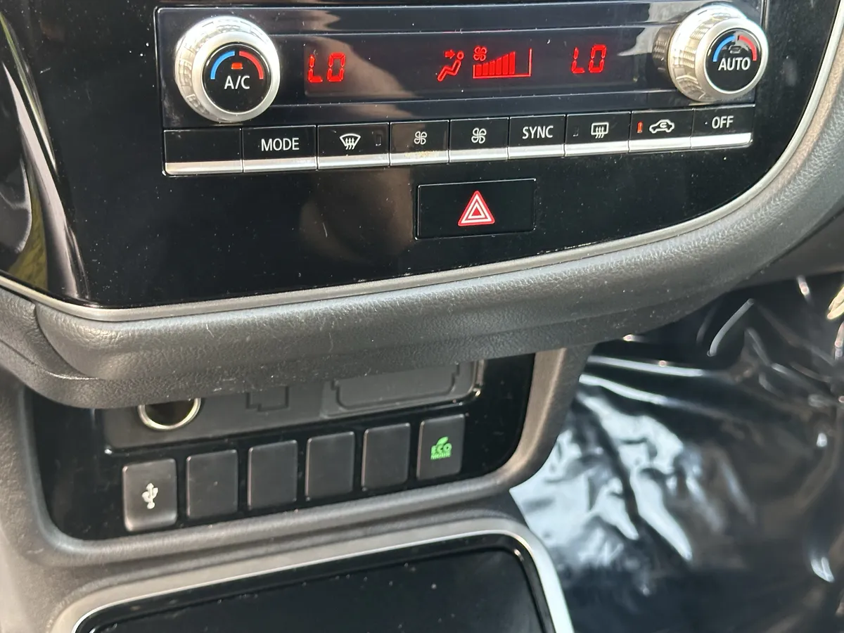 2020 Mitsubishi Outlander ES thumbnail 22