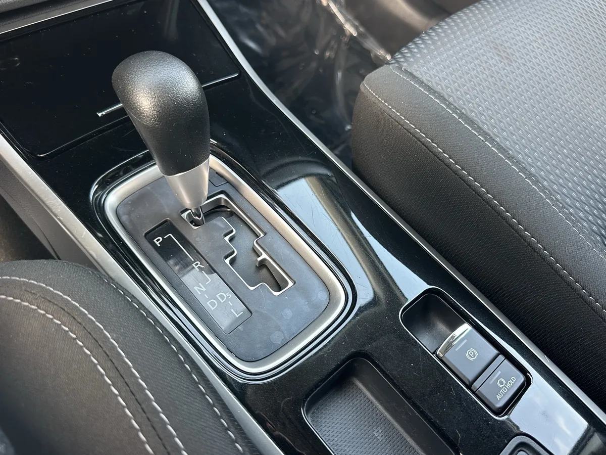 2020 Mitsubishi Outlander ES thumbnail 24