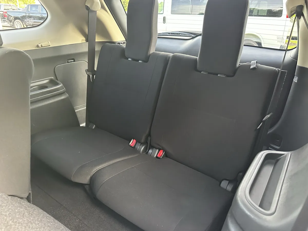 2020 Mitsubishi Outlander ES thumbnail 31