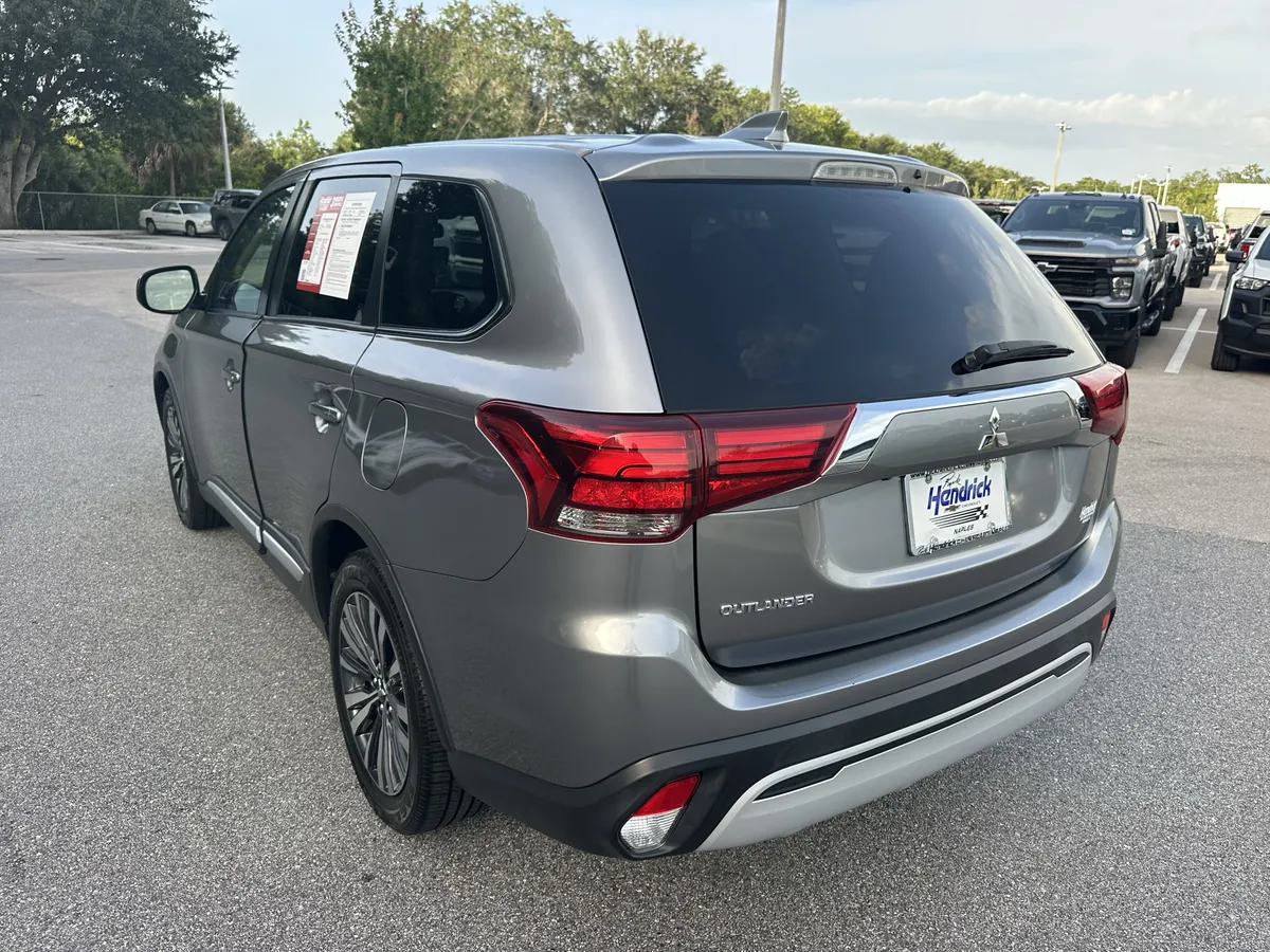 2020 Mitsubishi Outlander ES thumbnail 6