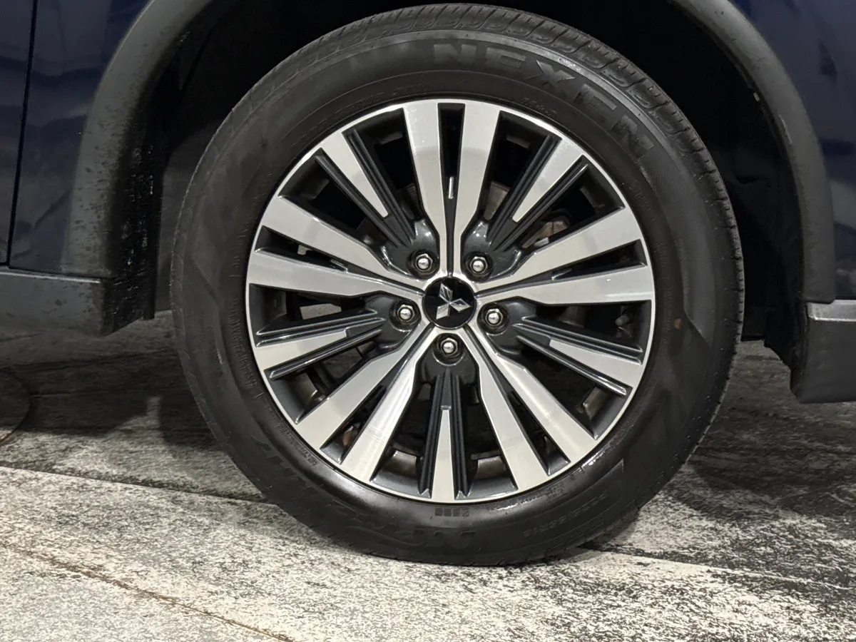 2020 Mitsubishi Outlander ES thumbnail 10