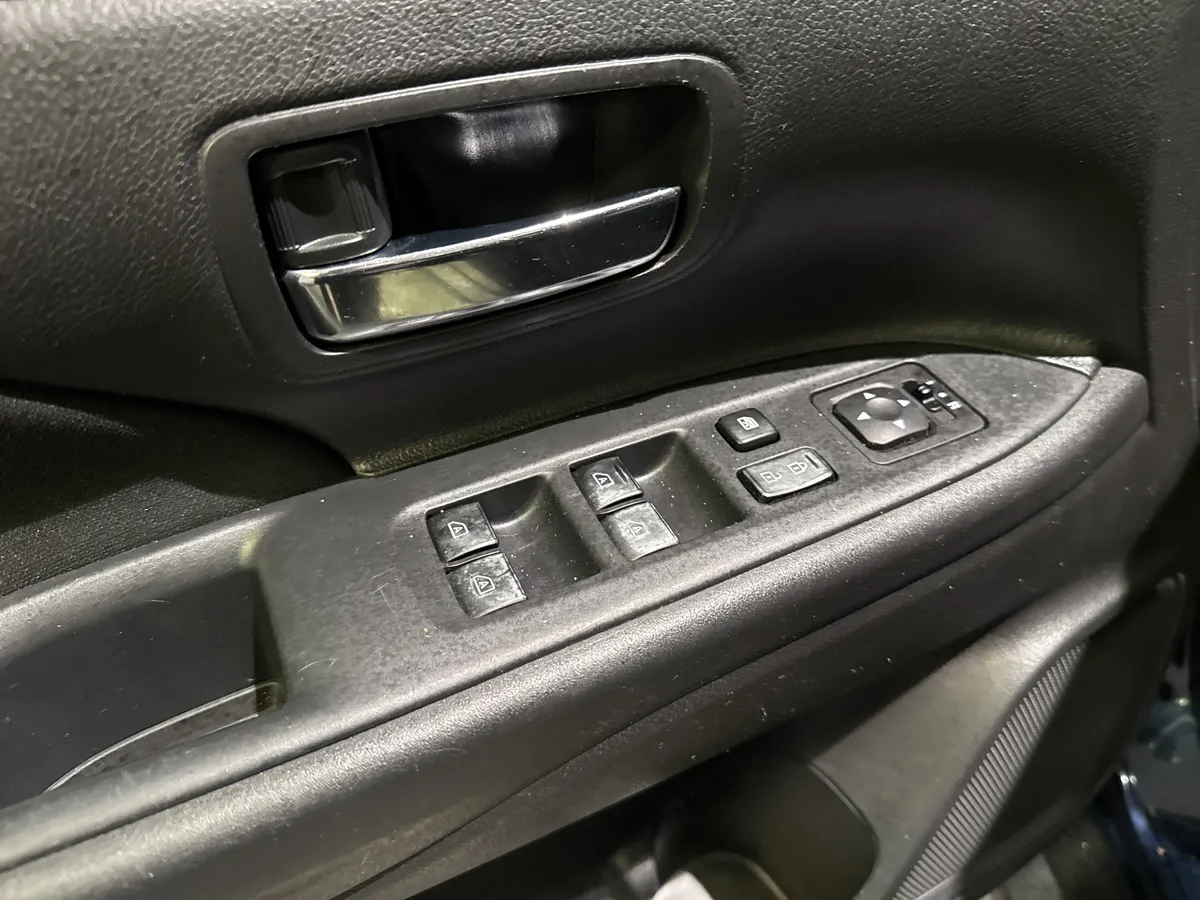 2020 Mitsubishi Outlander ES thumbnail 13