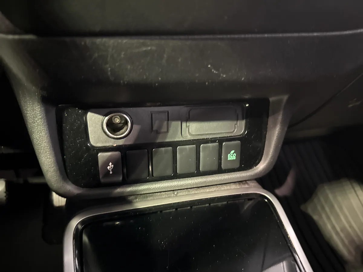 2020 Mitsubishi Outlander ES thumbnail 23