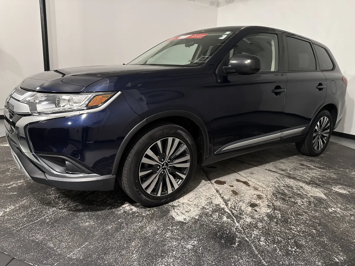 2020 Mitsubishi Outlander ES thumbnail 4