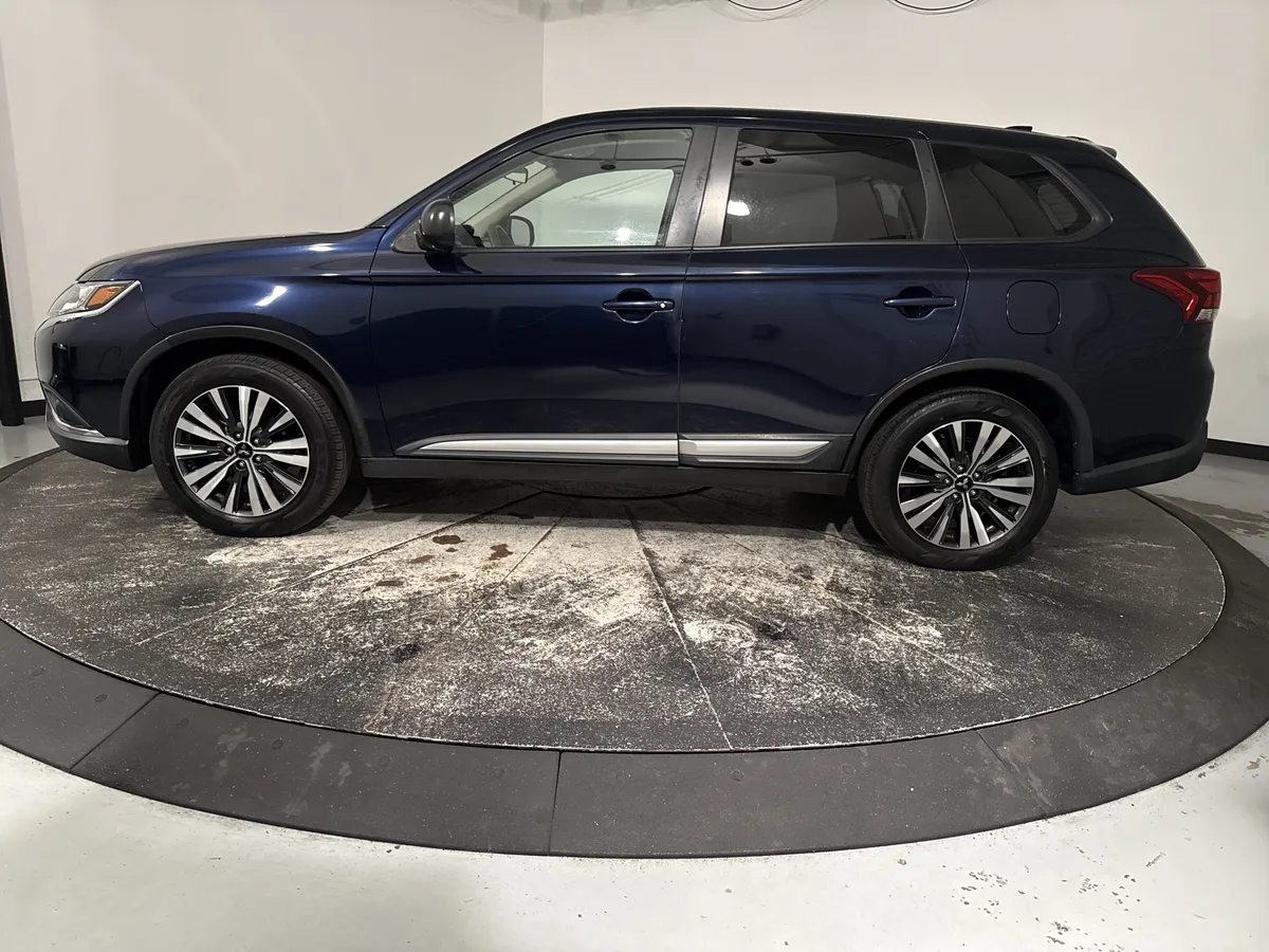 2020 Mitsubishi Outlander ES thumbnail 6